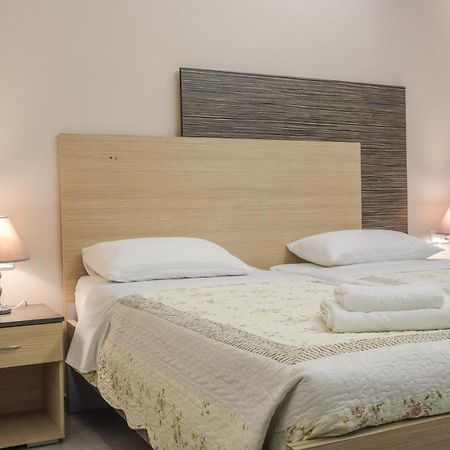 Delfini Beach Hotel & Suites 아크앤젤로스 외부 사진
