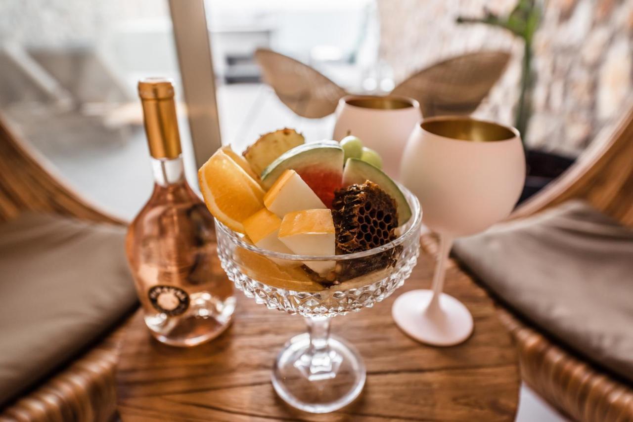 Delfini Beach Hotel & Suites 아크앤젤로스 외부 사진