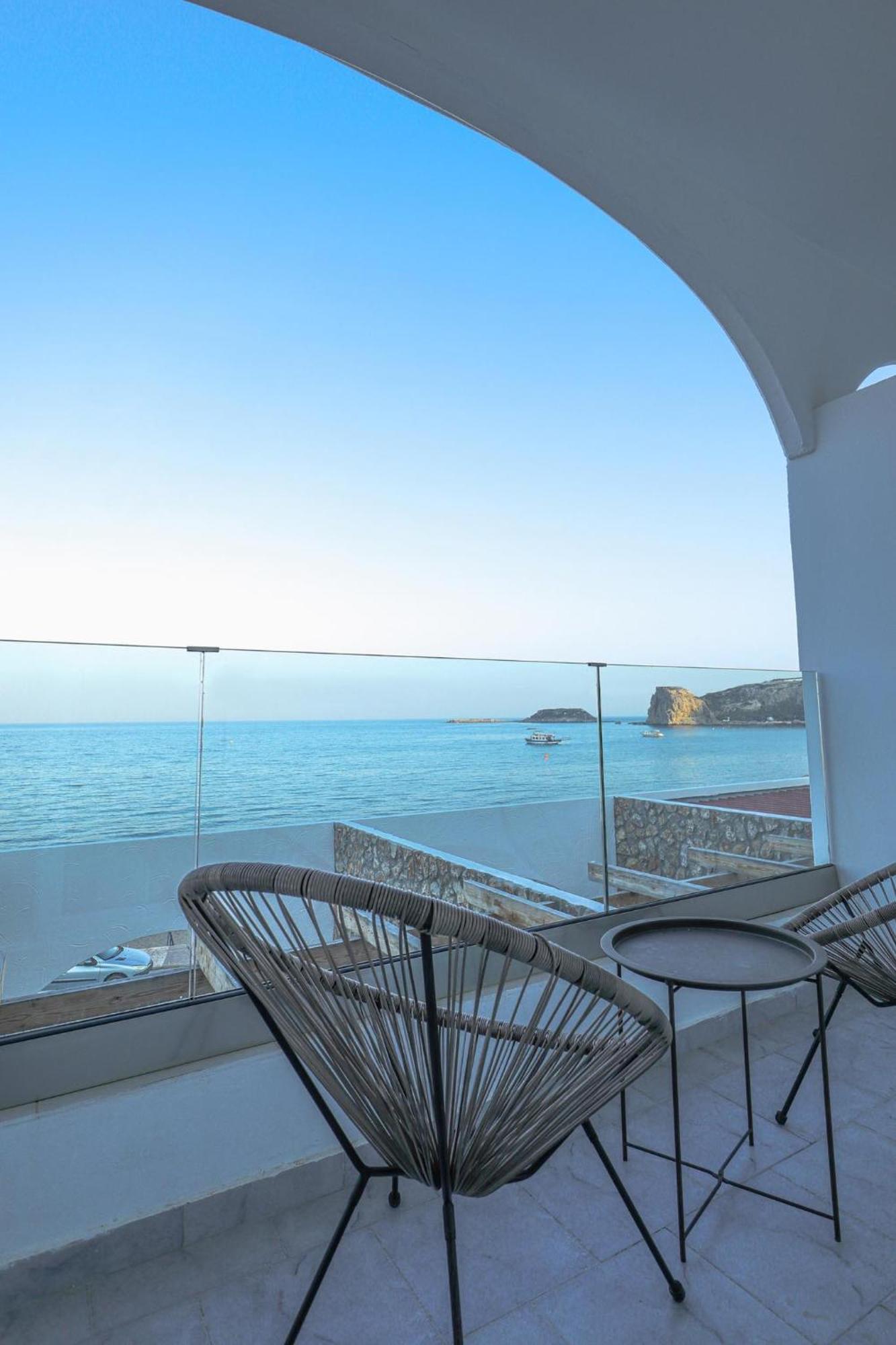 Delfini Beach Hotel & Suites 아크앤젤로스 외부 사진