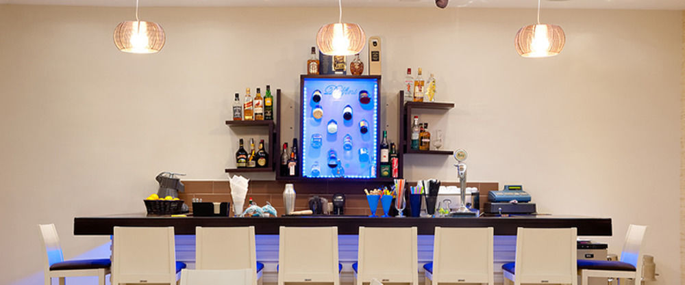 Delfini Beach Hotel & Suites 아크앤젤로스 외부 사진